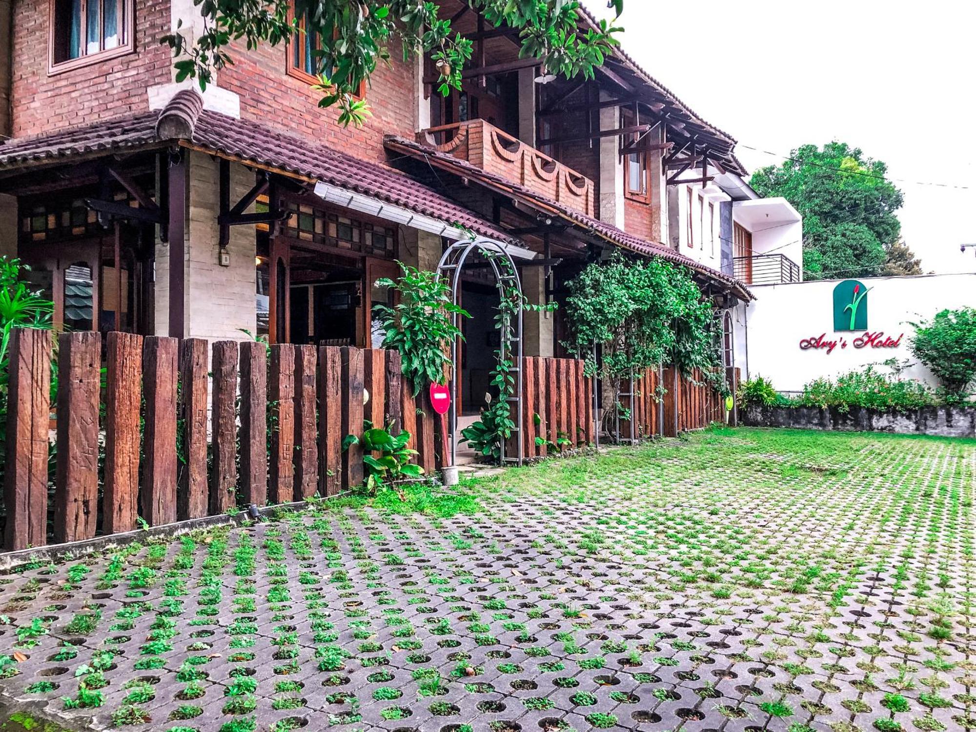 Arys Garden Hotel Yogyakarta يوغياكارتا المظهر الخارجي الصورة