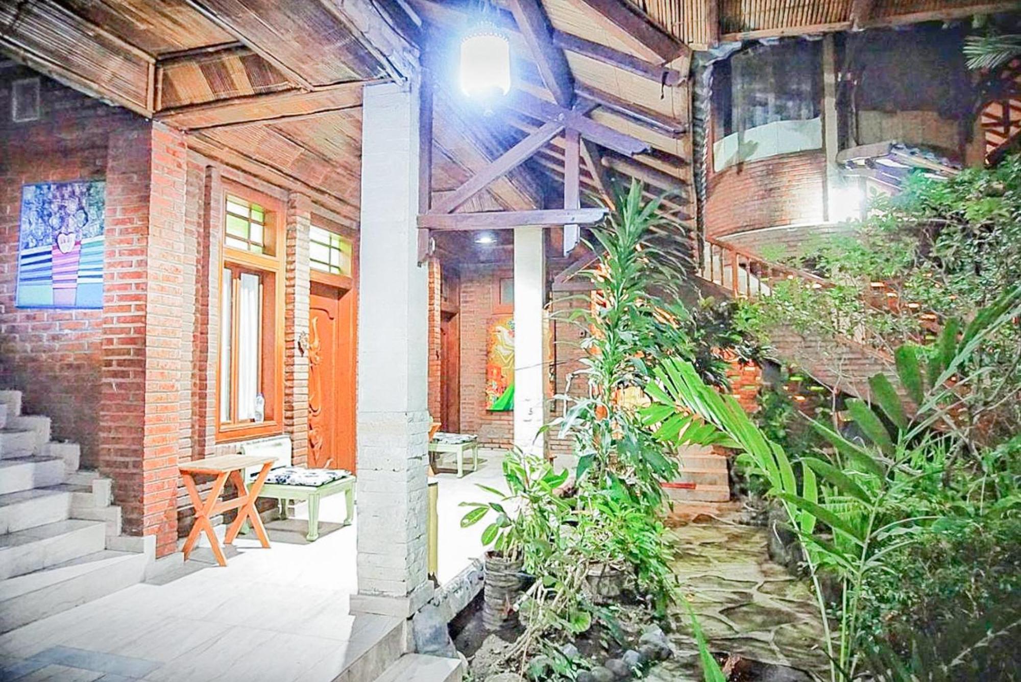 Arys Garden Hotel Yogyakarta يوغياكارتا المظهر الخارجي الصورة